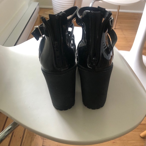 MissGuided Black Gladiator Platform Sandals - Picture 6 of 8